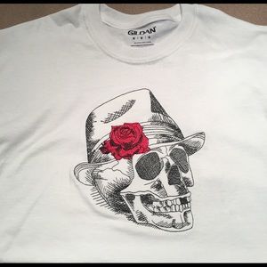 Embroidered skull T-shirt.